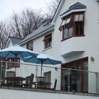 5* Luxury and spacious self-catering holiday home in Stepaside, Pembrokeshire. #DogFriendly & @VisitWales Graded. Let by @FBMHolidays. FBM Ref: K615