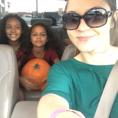 suzannethelion's profile picture. 