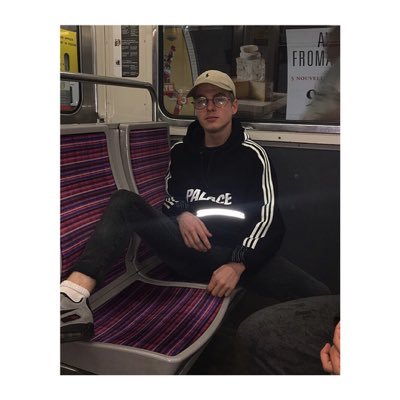 hawane_'s profile picture. tweet de la connerie