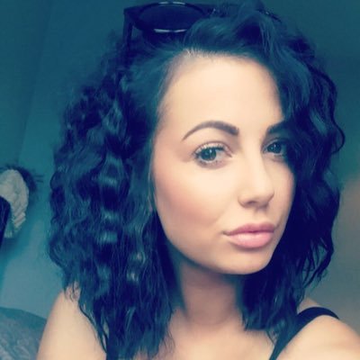 I am an Essex based Permanent Makeup Artist. Trained in the TG IndelibeLiner system at the Tracie Giles Training Academy.
