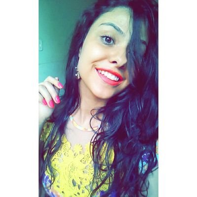 Apenas sonhe, grite e siga as estrelas
esqueça o passado que acabou
nós somos jovens, nosso caminho é para a frente.