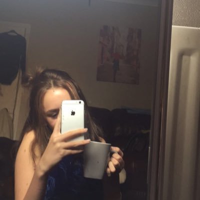 indiapxige's profile picture. tea and autumn and the 1975