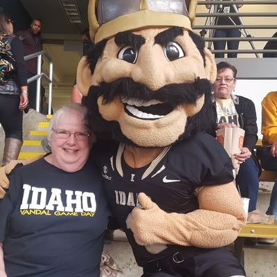 Gooooo Vandals! Welcome to Joe Vandal's official webpage! You'll be kept up to date with Vandal Game Days as well as seeing life through the eyes of a mascot!