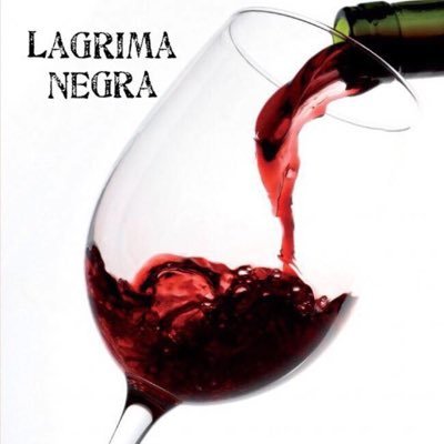 Desde 1982 producimos vinos artesanales con D.O. Ribera del Duero, bajo la marca Lágrima Negra. Variedades: Joven Roble, Crianza, Reserva y Gran Reserva.