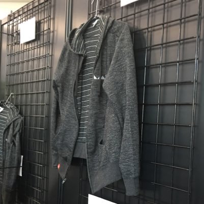 AdobeMaxHoodie's profile picture. I am the unpopular gift of warmth at 2016 Adobe MAX