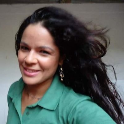 AnaPaulaNona1's profile picture. Menos sofrimento mais humor