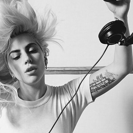#JOANNE BY @LADYGAGA IS OUT NOW: https://t.co/8QsYawBg3M