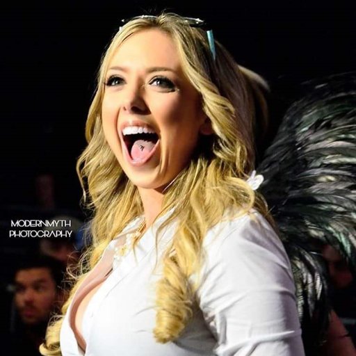 i watched wrestling since 2007. Inbox me if want to. I love Allie, Taeler Hendrix, Stephanie McMahon and Mickie James