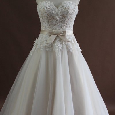 We sell Custom made Wedding/Evening wear and offer Co ordinating services.Making your day magical & one to be remembered! Cape Town & surrounds.