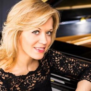 American pianist. Cliburn Gold Medal winner. @MSMnyc faculty. @VaArtsFest Chamber Music Series Director. Founder of #OlgaKernComp. Steinway Artist. Mom.