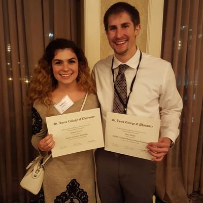 a_metz95's profile picture. ER pharmacist 💉 & Illini sports fanatic🏀