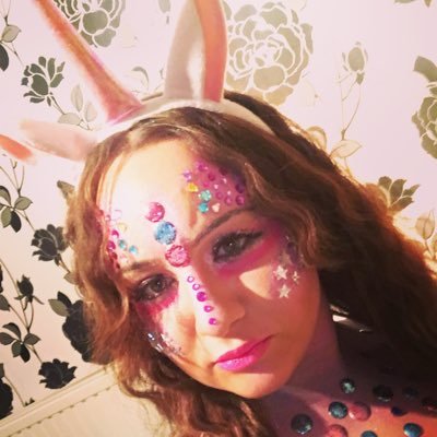 FrankieMagee1's profile picture. Always dress for fashion and never for men👗👠👑💋