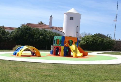 Tienda online de columpios, toboganes, parques infantiles, camas elasticas, y toda clase de juegos de exterior