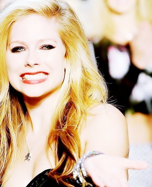 AvrilLavigne_2's profile picture. My name is Avril Ramona Lavigne was born in Napanee, and follow the career of singer! thanks.