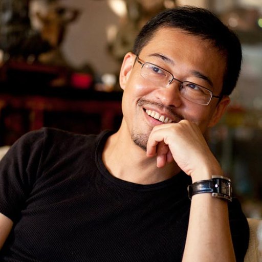 chenkohua's profile picture. 陳克華。五年零班。花蓮長大。怪胎。詩人。文昌文曲坐命宮。寫詩獲獎無數。 嗜男人及出版。眼科醫生。視覺藝術工作者。歌詞作者。不能被任何文類或創作形式定義者。視創造為生命最高職志者。鄙視內心貧窮者。貧窮而至慳貪者。慳貪而死守餓鬼地獄者。年逾五十，只想遠離一切地獄。或者，對想墮入地獄者，補上臨門一腳。