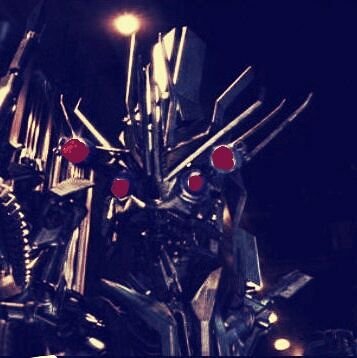 《 Cybertronian 》“— Stupid Insects Tried To Shoot Me..! Aw Shit..!“ | #TRANSFORMERS 【#TransformersTheLastKnight】