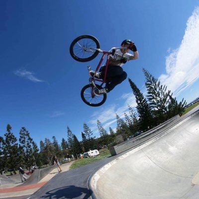 I do stunts on kids bikes 🤘🏼 sponsored by Morgan bikes, parrey skate park, xclusiv industries and life proof