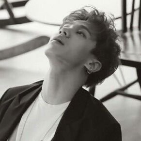 MIDNIGHT SUN (W.사담) AJ(이기광) / 나이미상 (Hopper) / 싱크 상 반말, 사투리 사용 / M.S member / Hacker / Reading, Smoking / 팬 호칭 '밤' / 16.06.06~