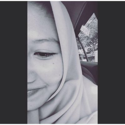 DianAnjalna's profile picture. Inna ma'al 'usri yusraa