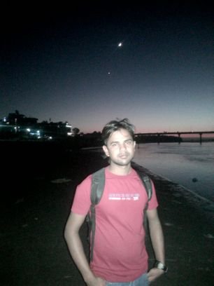 SamirHusain10's profile picture. Helping other