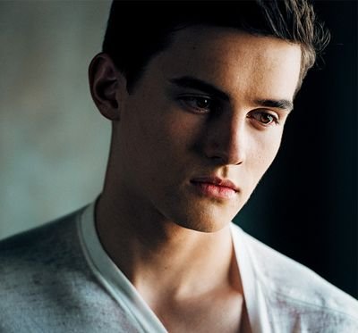 CodyVthRp's profile picture. Stiles mon demi-frère, Areana ma meilleure amie depuis toujours, Katerina mon amie d'enfance depuis l'âge de 4 ans et Adam mon cousin.