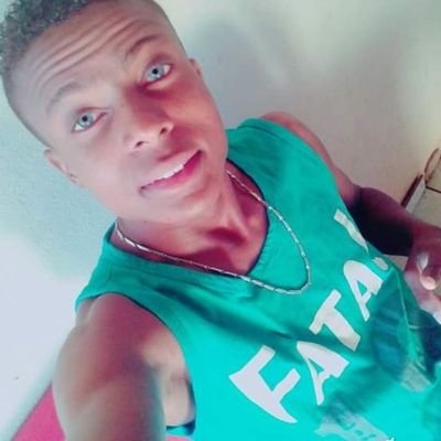 zesugeira's profile picture. Diversão e Memes