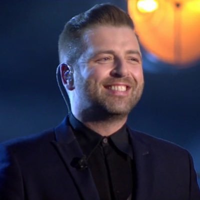 Hey Guys this is the first Official German Fanclub of @MarkusFeehily !! (Unfortunately was the other Account hacked by someone so this is the new Account !!)