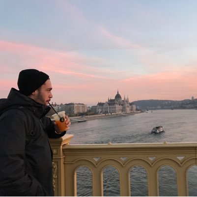 RiccardoDalmont's profile picture. Se cerchi di essere qualcuno prova con te stesso.