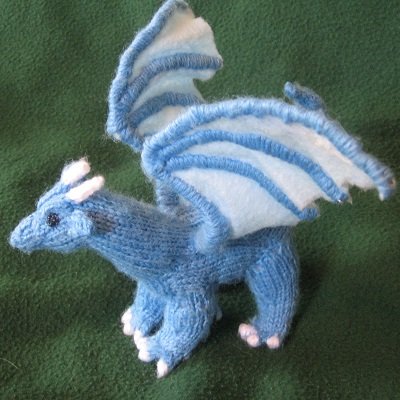 ladytemeraire's profile picture. [She/her, ace] Engineer, knitter, writer. Possibly actually three anxious dragons in a trench coat.