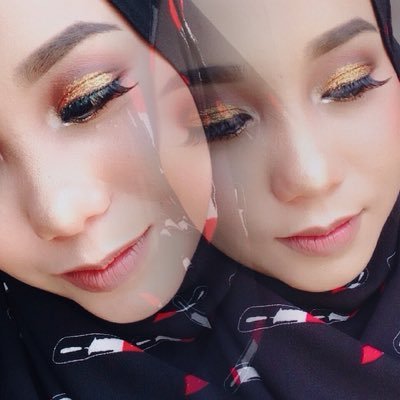 Si penjual pakej percutian murah dan berpatutan. eh! personal shopper sambilan