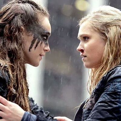 I'm a raging lesbian and obsessed with Clexa RIP Lexa #LGBTFansDeserveBetter