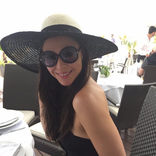 Larissafreelove's profile picture. Aficionado of Chocolate & Champagne, Peonies and Old School Hollywood Glamour. Founder of InvisiBra, the only Stick on Bra you need.