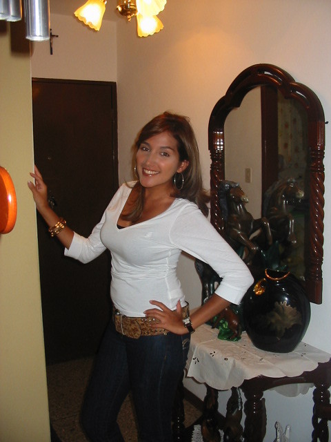 anniesandova's profile picture. 