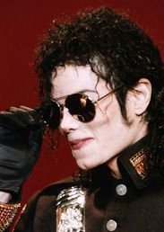 Moonwalker here♥! #L.O.V.EisMyMessage #HIStory #WorldPeace #HealTheWord #MOONWALKERFORLIFE♥ #DirtyDiana #MJisMyEverything♥ #ILoveTheBeatles #ILoveElvisPresley