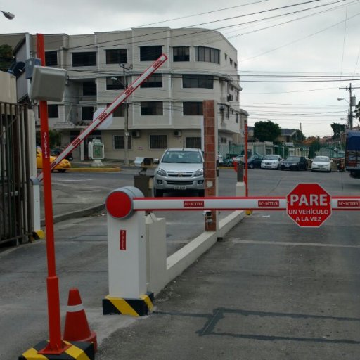 ALMACÉN de Motores y Equipos para automatizar Puertas de Garaje, de vidrio con sensores; sistemas control de acceso tarjetas  proximidad y barreras vehiculares