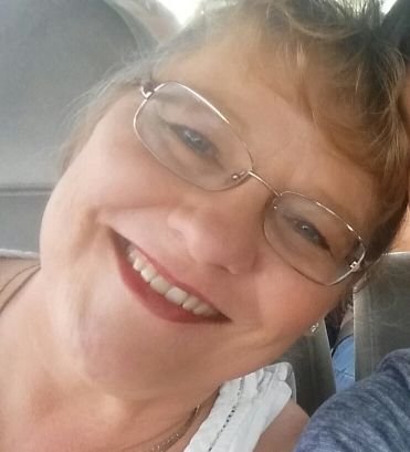 Busy married mom of 4 kids! ! My husband is the best! Just love him and am so happy! This is what life is all about! ♡♡♡