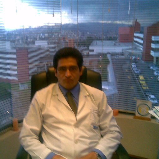 Ginecológo,mastólogo, Católico creyente..en la utopía, insomne crónico y soñador agudo.Luchando contra el cáncer mamario.Anti-ineptos de goma, de tabla y cartón