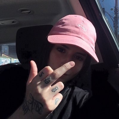 •Fotos, Frases, Vídeos & Gifs• (Mandem fotos na DM) contato: alternative4pics@gmail.com