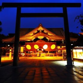 京都外国語大学神社研究会通称神研です。学生部で公認もらいました。月1で神社行って黄昏れます。日本(主に京都)の神社・寺を御参りすることで京都の古代からの伝統・文化に触れ、自身の精神を内面から成長させることをモットーに日々頑張っています。日本人として生まれた以上神社は大切にしていきたい建築物です。