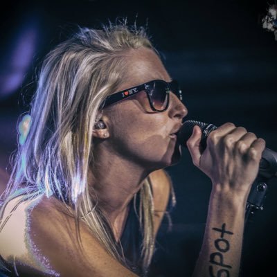 I know it's only rock n' roll but i like it. Lead singer of indie rock band blindspot @blindspot_music | https://t.co/2Ds83t7PkS | instagram: @lexeconomou