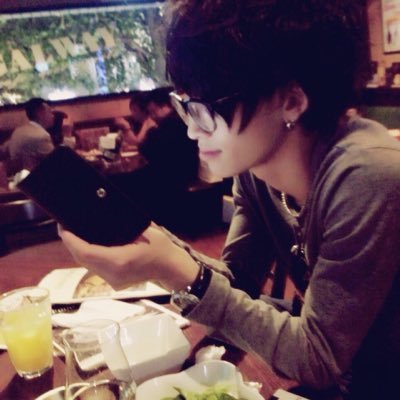 yokibarimegane's profile picture. YouTubeやってまするうう