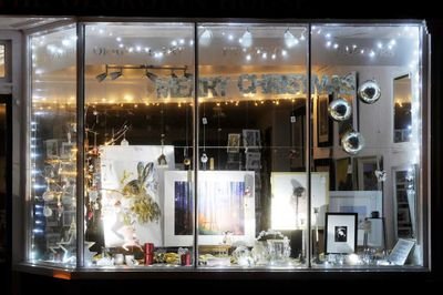 An independent, family run business. Bespoke picture framing, limited edition prints, mirrors and original art in the heart of Ottery St Mary