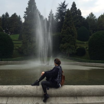 rea24bizhga's profile picture. 