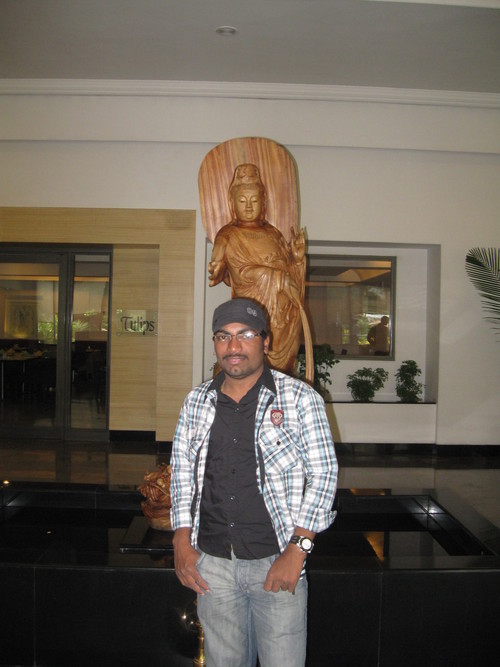 hmm...mee....im v v jovial always crackin jokes and make laughing the people around....and lots more...