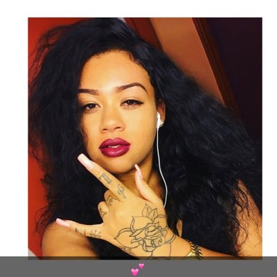 involved_25's profile picture. pronounced : DECEMBER♐️• minding my business🎈SC:@involved_25