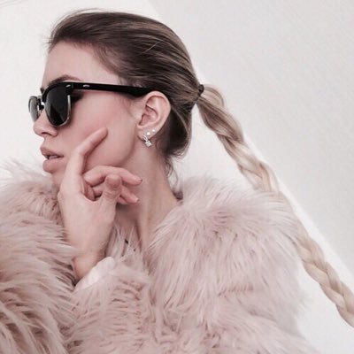 thatblondecunt_'s profile picture. An unapologetic bitch | Anon