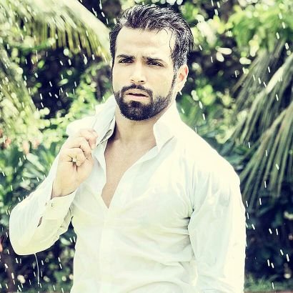 This FAN PAGE is dedicated to the talented actor,dancer and performer Rithvik Dhanjani. Your one stop to all latest news on him :D Follow Him At @rithvik_RD