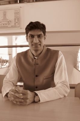 AbhayKabra's profile picture. Confused and aimless animal wasting time in virtual world when my real world is in Real mess