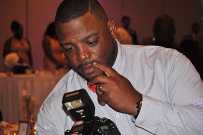 Amateur photographer transitioning to professional. Love taking pics.