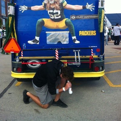 PIN6P0NG's profile picture. 